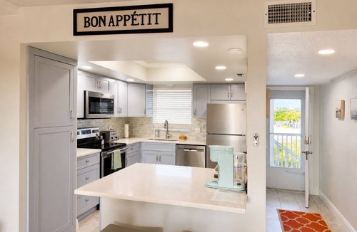 St. Petersburg Condo | SUPER SUMMER SALE! Now-Sep. 30 receive our lowest price of the year!