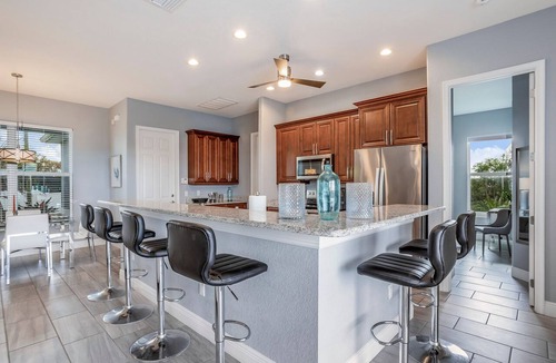 Diplomat House | SWEETWATER BAY - Waterfront Cape Coral Pool house 3/2 fenced yard, kayaks, bikes