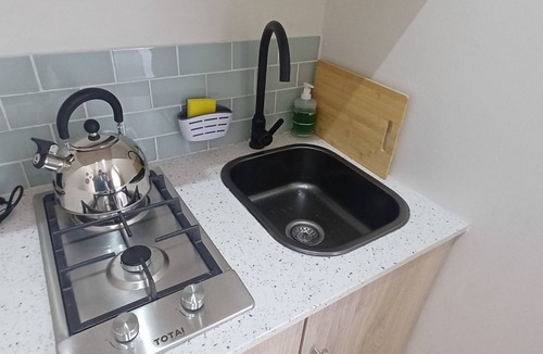 Kloof Apartment | Terrific 1-bedroom studio in charming Kloof for your getaway
