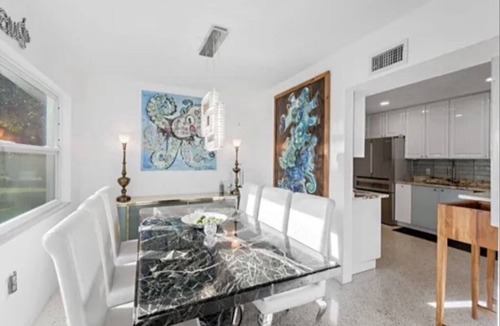 Valencia Terrace House | The ATOMIC ART HOUSE- HGTV Featured Artist Mid-Century Retreat Sleeps 6