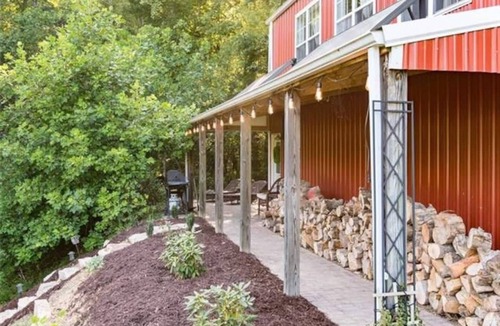 Hendersonville House | The Barn at Slick Rock