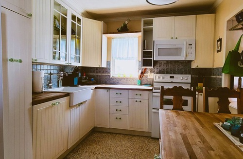 Ilexhurst Cottage | The Blue Cottage on AMI makes a great home base for an island getaway!