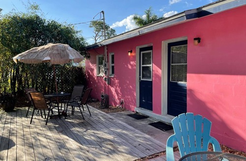 Bokeelia House | The Oasis: A cosy one-bedroom house in tropical Bokeelia with air conditioning