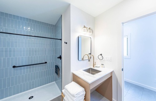 Downtown Boca Grande Historic District Hotel | The Palmetto Inn - Snapper - King 1 Bdrm Suite