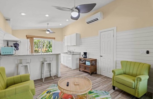 Sanibel House | The Palms Cottage One- A Green Haven on Sanibel