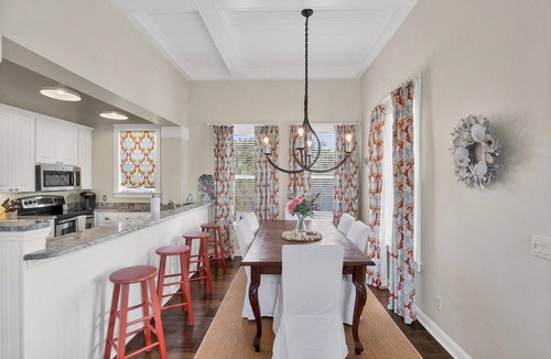 Palm Island House | The perfect Beach Cottage getaway!