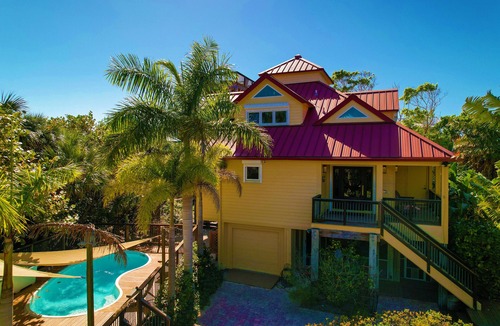 North Captiva House | The Salty Conch - Luxury Just Steps To The Beach with Private Pool;2 Golf Carts