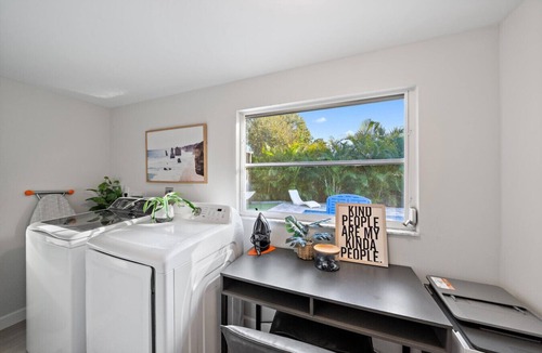 Arlington Park Apartment | The Wisteria Oasis With heated pool and hot tub,cold plunge