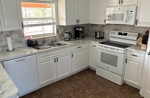 Jacarandas House | This is single family, an open floor plan home in a quiet neighborhood