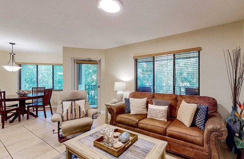 Tierra Verde Condo | Top floor Condo with on site pool hot tub grills gym and private balcony