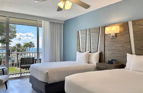 Pinellas Point Hotel | Tropical Escape w/Ocean View | Marina Access & Downtown Attractions