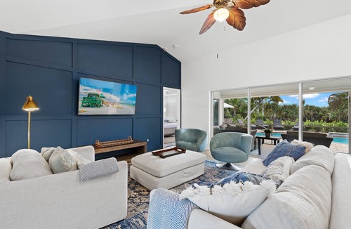 Iona House | Tropical Estate, Heated Pool, Just Minutes to FMB and Sanibel Island