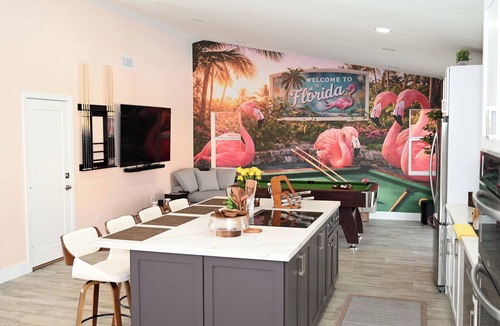 Ludlam House | Tropical Flamingo Villa – Private Heated Pool Retreat for 8 Guests
