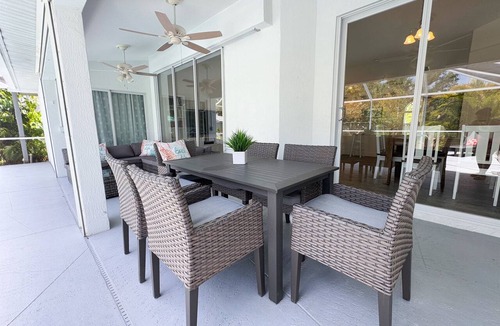 Englewood East Villa | Tropical Paradise Retreat – Minutes from Beaches