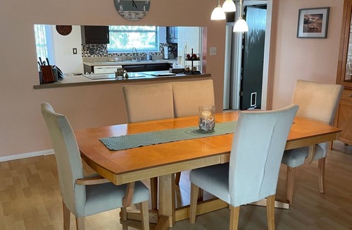 Venice Gardens House | Tropical vacation house with large, heated pool and spacious, open floor plan
