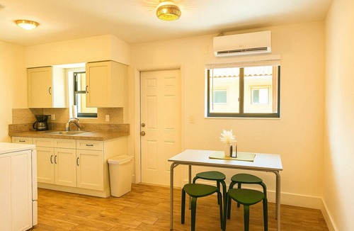 The Roads Apartment | U2 Cozy 1-Bedroom Miami · A/C & Parking · Steps from Vizcaya Metro and Brickell
