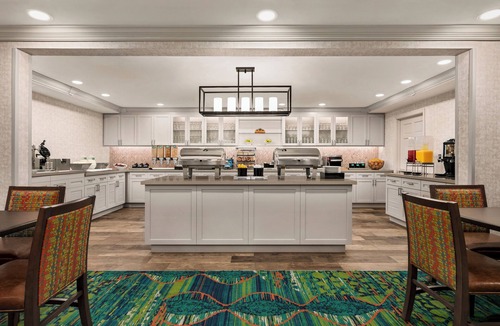 Villas Apartment | Ultimate Getaway! 4 Great Units, Outdoor Pool, Minutes to Lakes Regional Park!