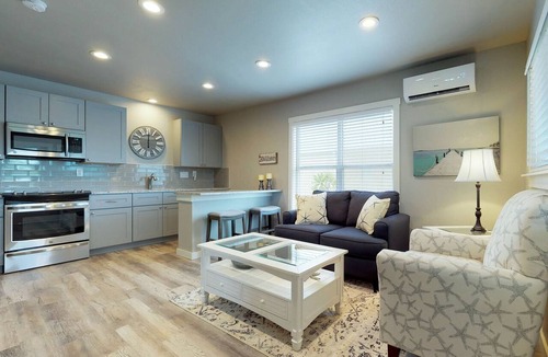 Anna Maria Condo | Updated bayside condo with heated pool - across the street from the beach