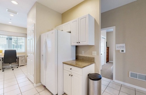 Naples Condo | Upgraded Greenlinks Golf Villas Condo | All-New Appliances | Luxe Pool & Spa