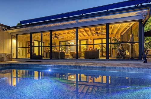 Bay Isle Villa | Vacation Luxury Villa/ Heated Pool -Beach Access New ·
