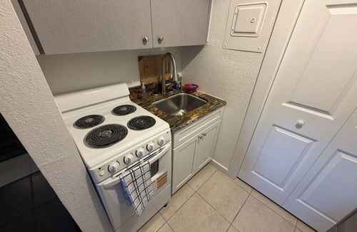Golden Beach Apartment | Venice Island Beach Condo - Studio 62