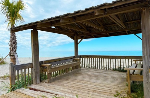 Golden Beach Apartment | Venice Villas 1BR – King & Bunks Sleeps 4