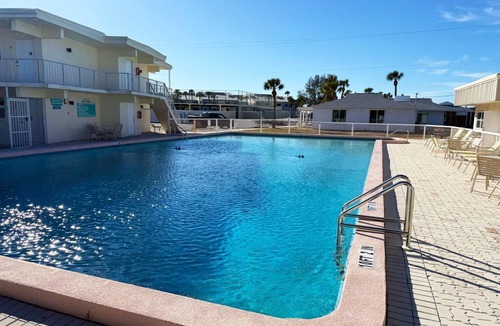 Golden Beach Apartment | Venice Villas 1BR – Secluded Lanai & Pool