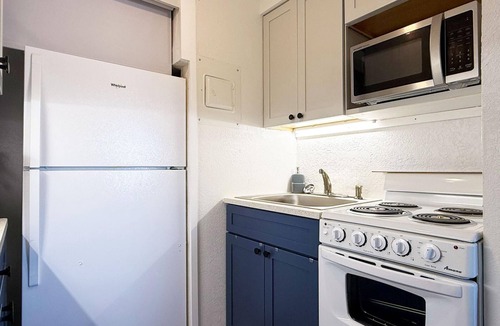 Golden Beach Apartment | Venice Villas Studio – Beach Days & Pool