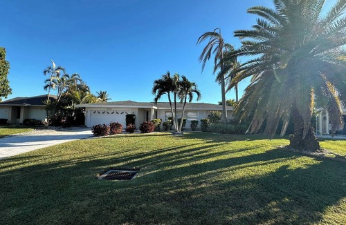 Eight Lakes Villa | Villa 8 Lakes - Cape Coral