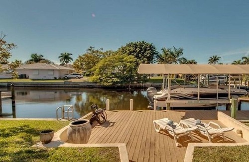 Yacht Club House | VILLA BAYSHORE