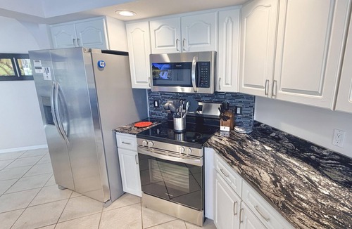 Cape Coral Villa | Villa Blue Lagoon - large pool & spa, dog friendly, new Tiki Hut