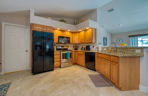 Caloosahatchee Villa | VILLA BOATERS DREAM – HEATED POOL & SPA | GULF ACCESS | BOAT RENTAL + TOURS VOUCHER INCL.