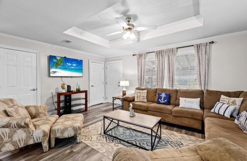 Saint James City House | Villa Island Retreat, Country house overlooking 13 acres and a small lake