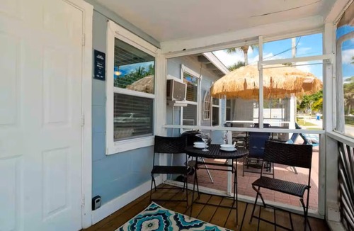 Englewood Cottage | Villa Mojito 2BR Bungalow