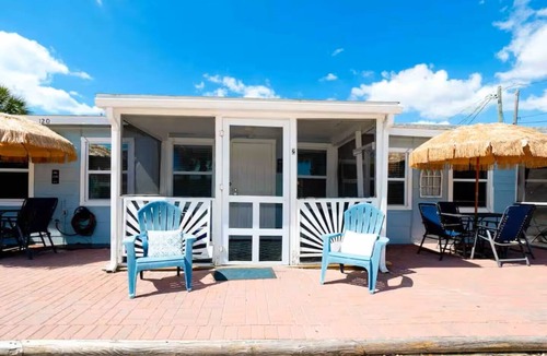 Englewood Cottage | Villa Mojito 2BR Bungalow