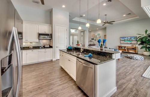 Caloosahatchee Villa | Villa Perfect Life - perfect boating location, heated pool, airhockey