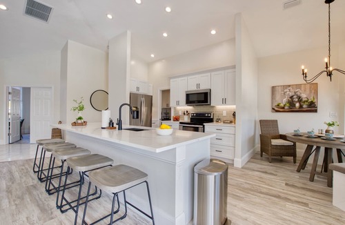 Pelican Villa | Villa Sunset Corners, perfect for families, BBQ, Pool and hot tub