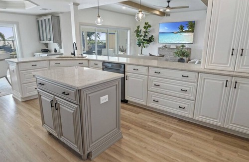 Caloosahatchee House | Villa Vivara, Stylish 4BR Villa with Heated Pool