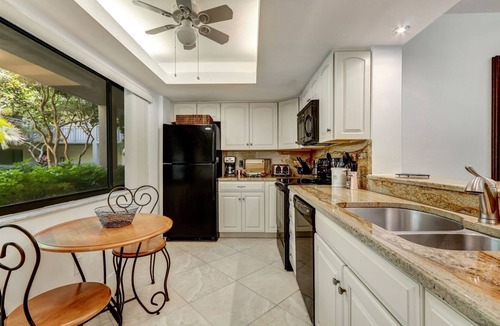 Bonita Bay House | Vista: Screened Patio, Close to Beach