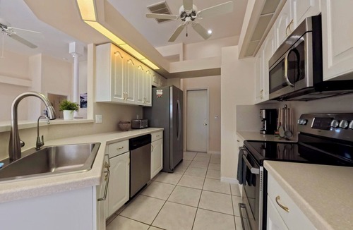 Pelican House | VRCC Villa Alba - waterfront villa with boat dock