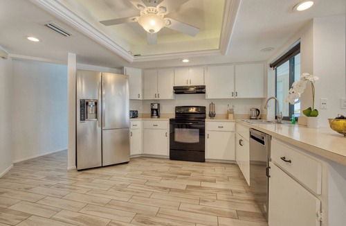 Eight Lakes House | VRCC Villa The View - Anglers paradise with a view