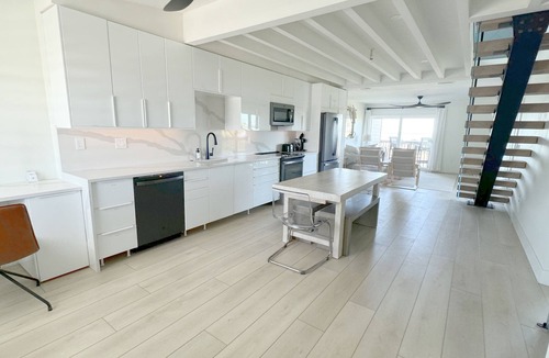 Placida Condo | Wake Up on the Beach: Beachfront Condo Little Gasparilla, parking, ferry, pool!