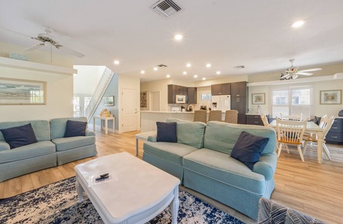Anna Maria House | "Walk On The Beach " house~3 bed, heated pool, 3min walk to the Bean Point Beach