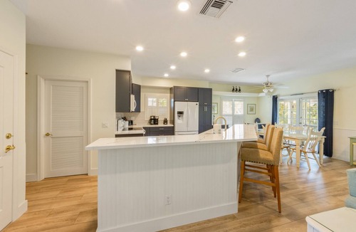 Anna Maria House | "Walk On The Beach " house~3 bed, heated pool, 3min walk to the Bean Point Beach