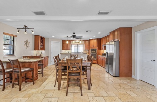 Yacht Club House | WALK TO BEACH Waterfront Direct Gulf Access South Facing Heated Pool 4 Kings