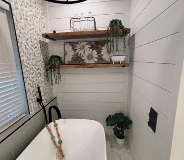 Fort Myers River District Villa | Walk to Best Eats and Shops with Salt H2O Spa