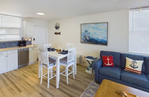 Bonita Springs Condo | Walk to Bonita Beach l Sunset Views l Pools l Bikes Available
