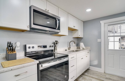 Safety Harbor House | Walk to Restaurants: Home w/Yard in Safety Harbor