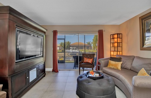 Punta Gorda Condo | Water front, Bring Your Boat or drop a fishing line, enjoy a beautiful sunset !