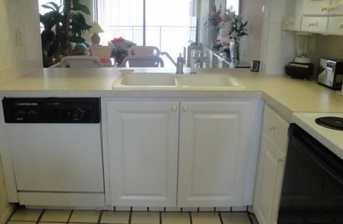 Palma del Mar Villa | Waterfront 2BR condo in St. Petersburg with pool, hot tub & balcony.